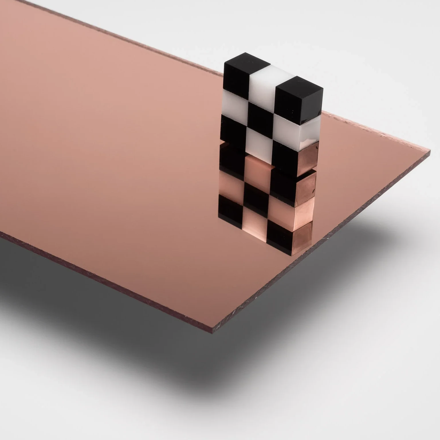 1 mm Rosegold Aynalı Pleksi Levha Yapışkanlı 122x244 cm